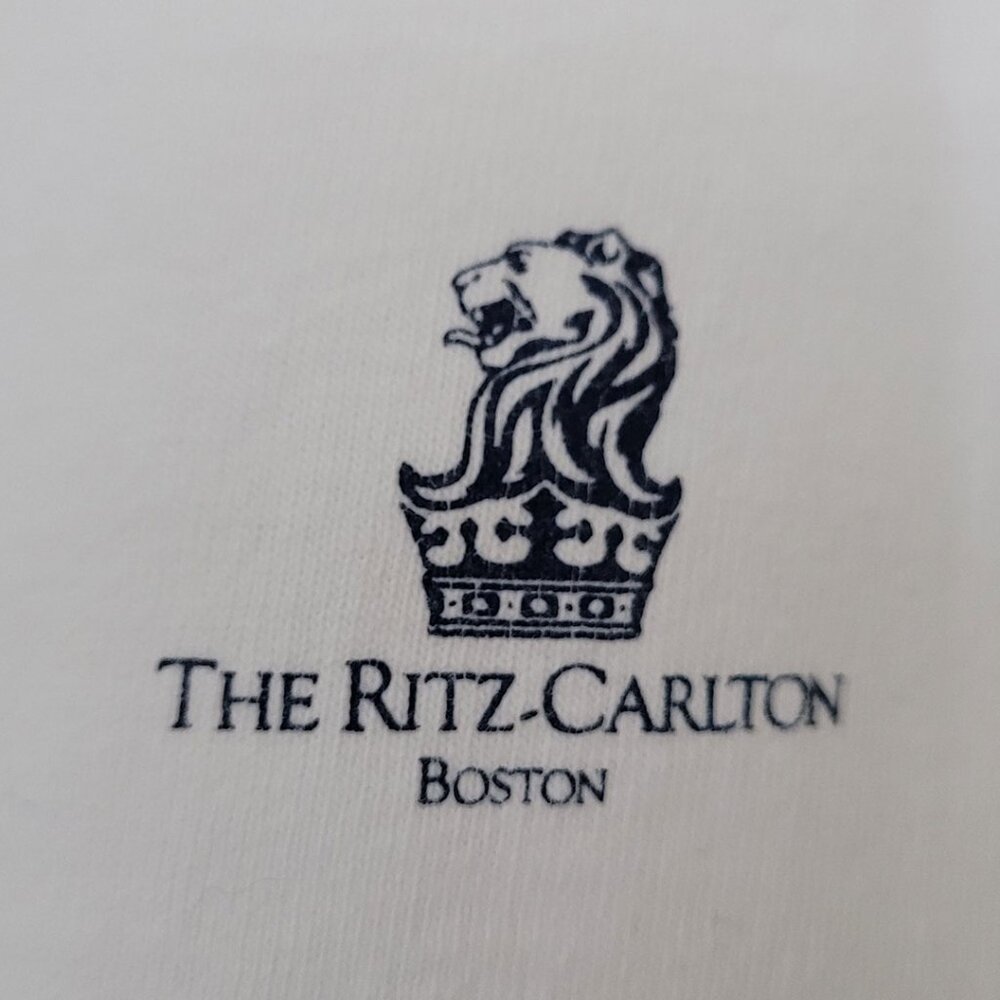 Vintage The Ritz-Carlton T-Shirt - Unisex